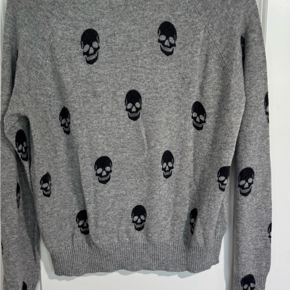 Aqua 100% Cashmere Skull Sweater Gray Black Print Crewneck Soft Luxury Small - Picture 6 of 12